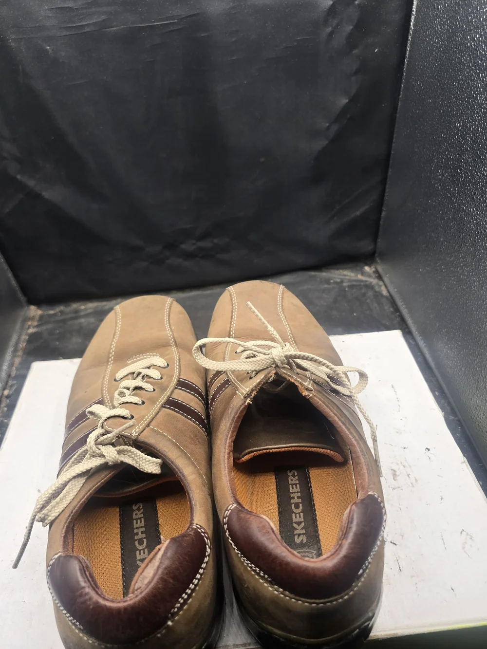 Skechers tan leather